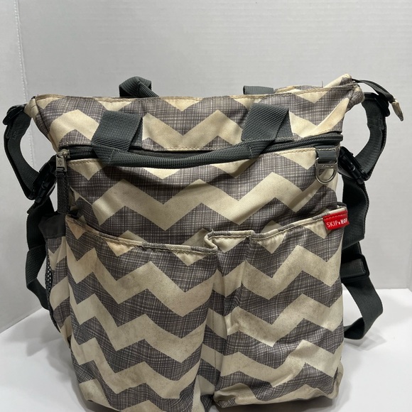 SKIP HOP Gray Chevron Diaper Messenger Duo Signature Bag Tote Stroller Shoulder - Picture 1 of 11